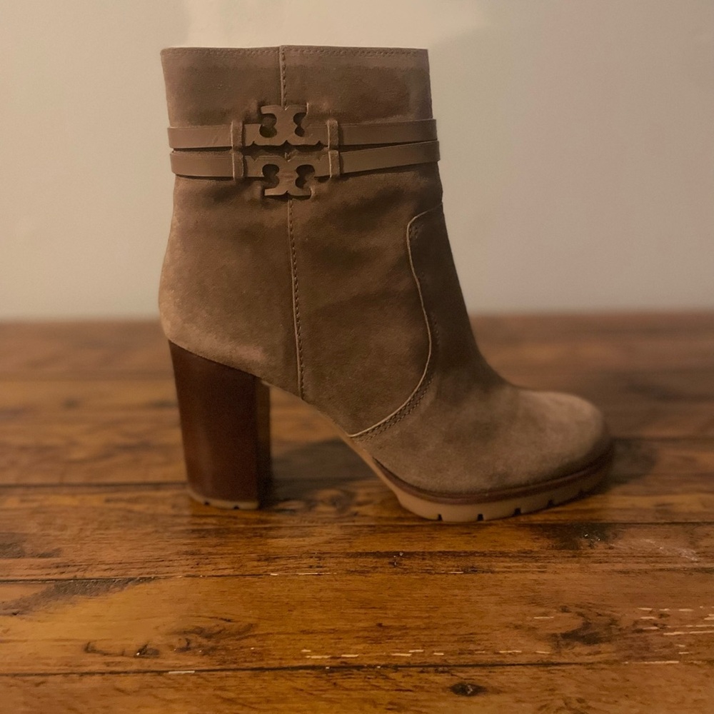 Tory burch Leigh 90mm Lug Sole Bootie - Picture 4 of 10